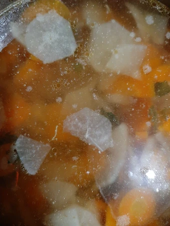 Langkah Mudah untuk Menyiapkan Resep Sop Lobak Daging Sapi Wortel Anti Ribet, Menggugah Selera