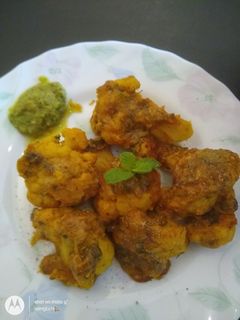 तंदुरी कॉलिफ्लॉवर (स्टार्टर रेसिपी) (tandoori cauliflower recipe in marathi) रेसिपी चे मुख्य फोटो