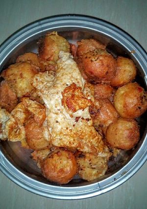 A picture of Sweet potatoe balls.