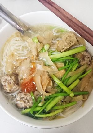 Hình của món Bún măng mọc.