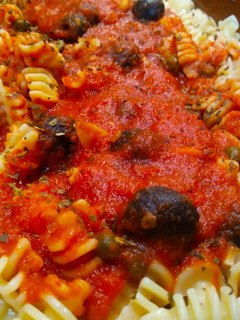 Una foto de Pasta a la puttanesca