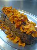 Pan de carne con chips de zanahoria fritas