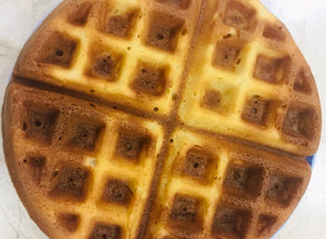 Hình của món Vào bếp cùng con: Bánh tổ ong kiểu Bỉ (belgian waffle).