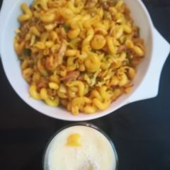 Macaroni with mango shake A picture of Macaroni with mango shake.