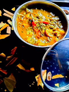 मेथी तोरई की सब्जी(Methi torayi ki shabji recipe in hindi) रेसिपी मुख्य फोटो