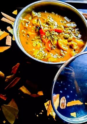 मेथी तोरई की सब्जी(Methi torayi ki shabji recipe in hindi) रेसिपी मुख्य फोटो