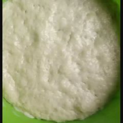 A picture of Pizza dough.