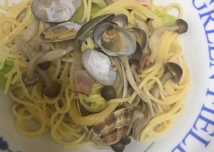 Simple Way to Prepare Perfect Clam and bacon pasta