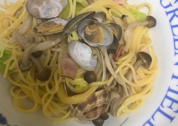 Easiest Way to Prepare Super Quick Homemade Clam and bacon pasta