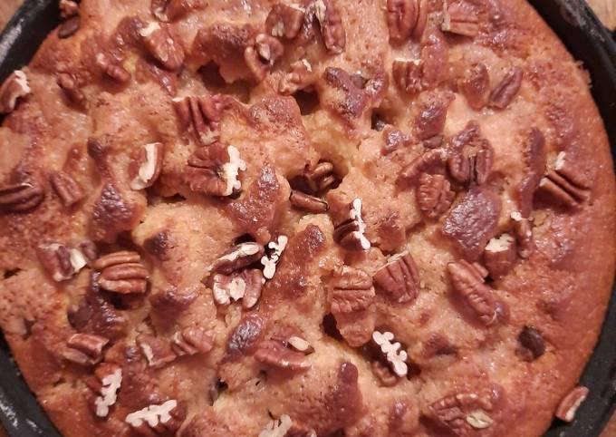 Cinnamon crumb cake with chocolate chips and pecans