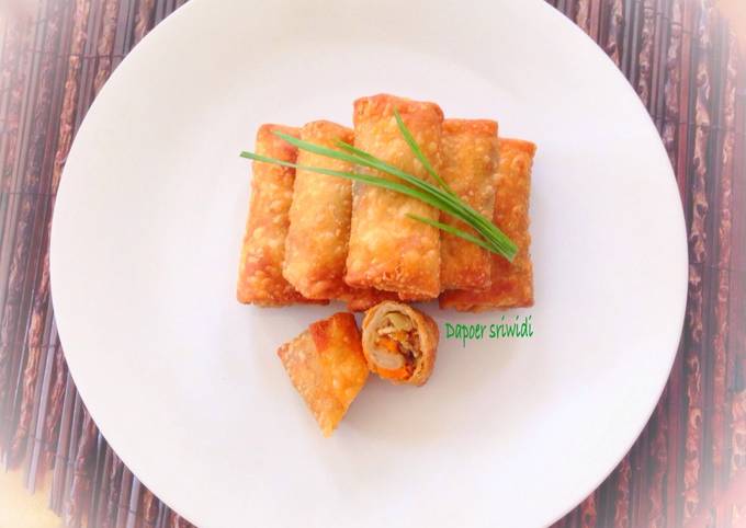 Chicken spring rolls/lumpia ayam