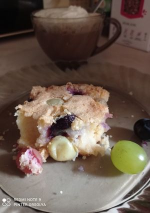 Szőlős kevert sütemény recept fotója