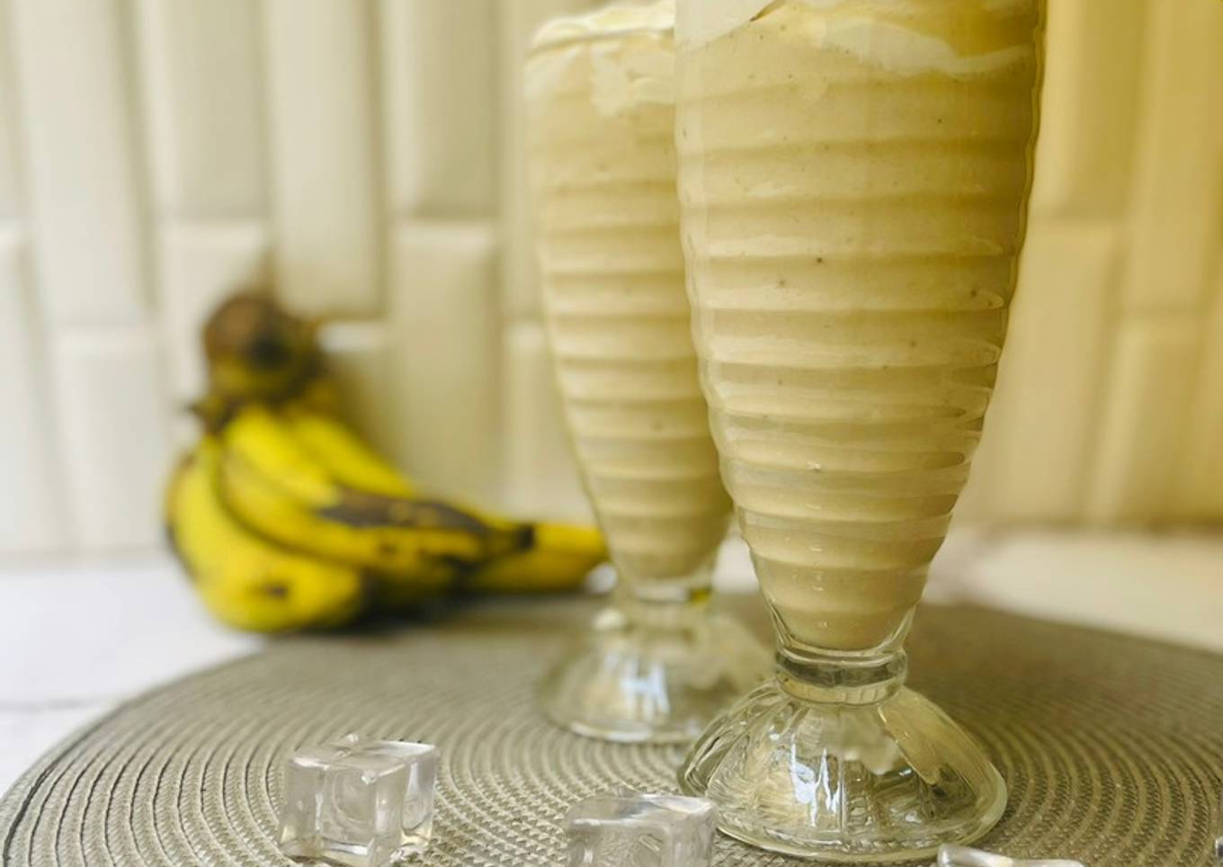 Banana milkshake