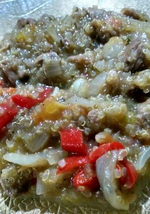 Una foto de Guisote de quinoa y carne