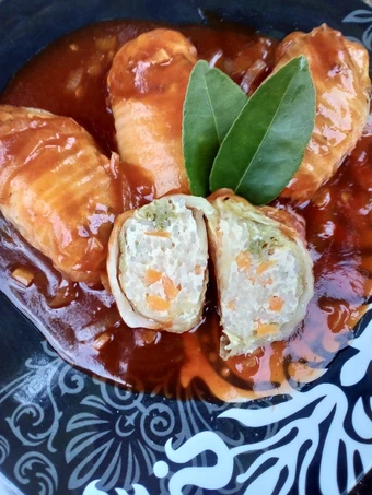 Cara Mudah Membikin Resep Sawi Gulung Isi Tahu Saus Asam Manis yang Uenak Anti Ribet, Menggugah Selera