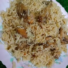 A picture of Chicken pulao.