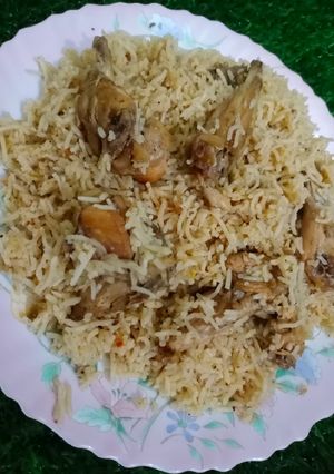 A picture of Chicken pulao.