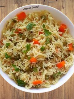 व्हेज पुलाव (veg pulav recipe in marathi) रेसिपी चे मुख्य फोटो