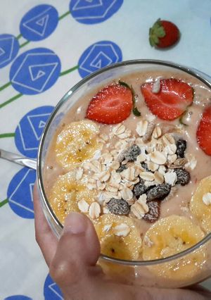 Foto resep Banana Strawberry Smoothie Bowl