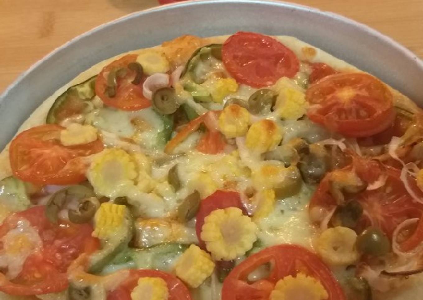 Veggie chicken pizza