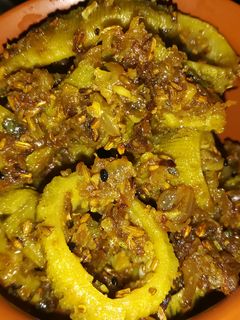 करेला  सब्जी (Karela Sabzi recipe in hindi) रेसिपी मुख्य फोटो