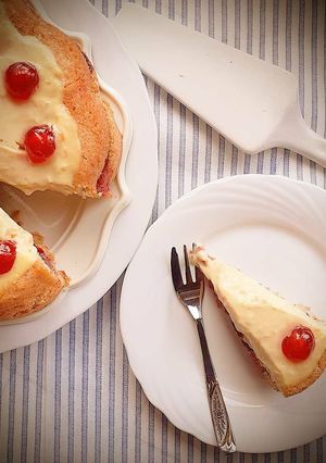 A picture of Sponge Cake 🙂.