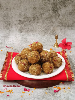 શાહી ચુરમા લાડુ.(Shahi Churma Ladoo Recipe in Gujarati) રેસીપી મુખ્ય ફોટો