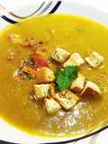 Sopa de ervilha com calabresa e bacon