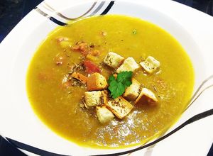 Foto de Sopa de ervilha com calabresa e bacon