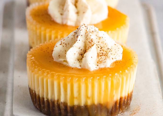 Mini Lemon Cheesecake with Biscoff Base