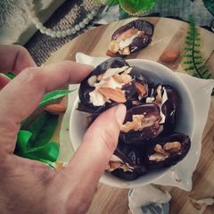 A picture of Cream & Nuts filled dates.