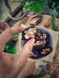 A picture of Cream & Nuts filled dates.