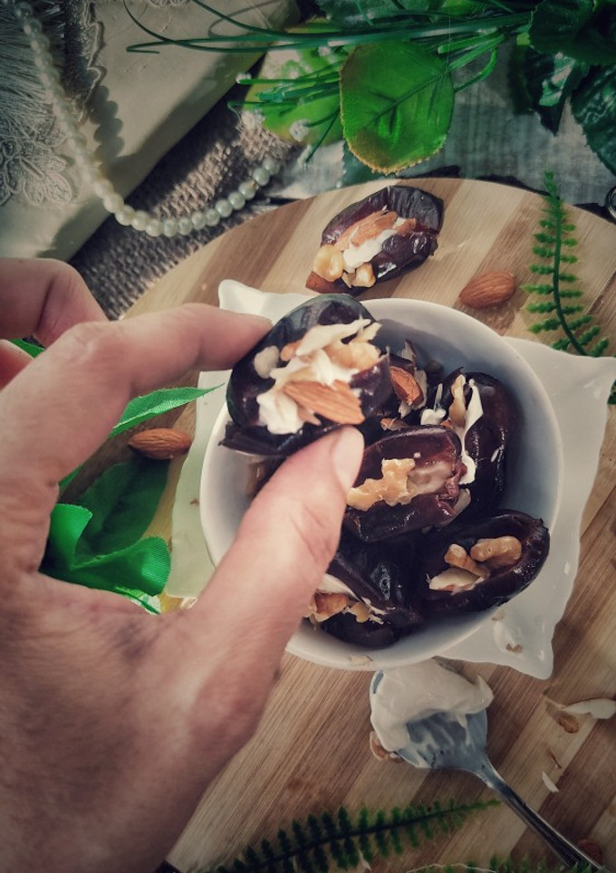A picture of Cream & Nuts filled dates.