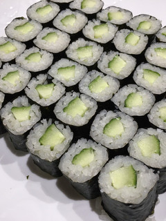 A picture of How to make cucumber roll at your home.