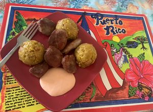 Una foto de Mofongo con carne frita PR