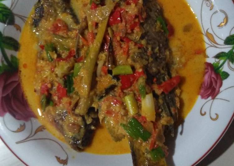 Bahan-bahan Kuah Pedas munjair kuning yang lezat Untuk Jualan