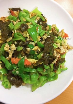 雨來菇炒青椒 的食譜成品照片