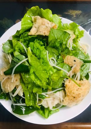 Hình của món Rau trộn hương vị miền Trung.