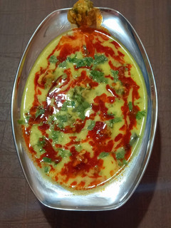 ડપકા કઢી (Dapka Kadhi Recipe In Gujarati) રેસીપી મુખ્ય ફોટો