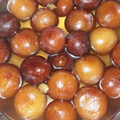 A picture of Gulabjamun.