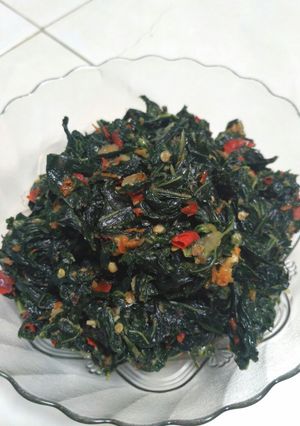 Foto resep Oseng" daun singkong terasi 😋😋
