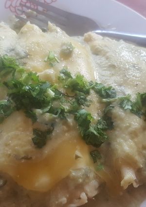 A picture of Enchiladas Suizas.