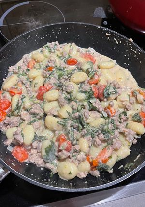 Une photo de Gnocchis viande hachée et épinards