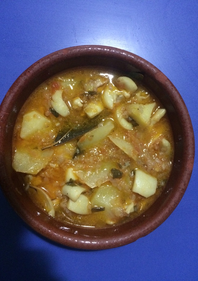 Una foto de Patatas guisadas con sepia