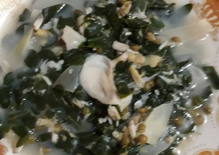 Sayur bening jantung pisang