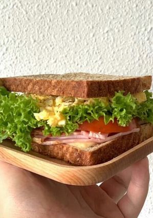 A picture of Simple Egg Mayo Turkey Ham Sandwichʕ·͡ᴥ·ʔ.