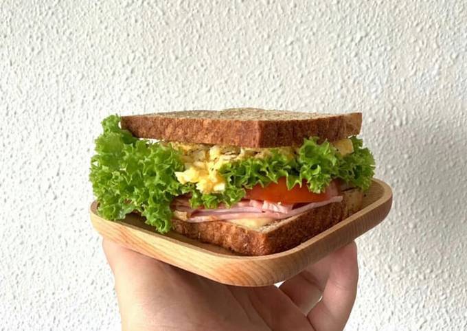 Simple Egg Mayo Turkey Ham Sandwich