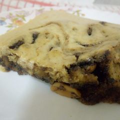 A picture of Cinnabon Cinnamon Roll Cake.
