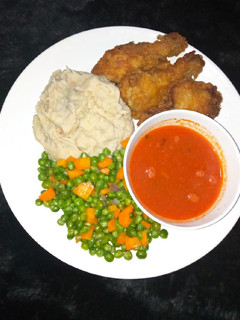 A picture of Peas and mashed matoke.