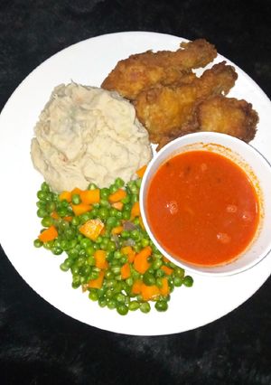 A picture of Peas and mashed matoke.